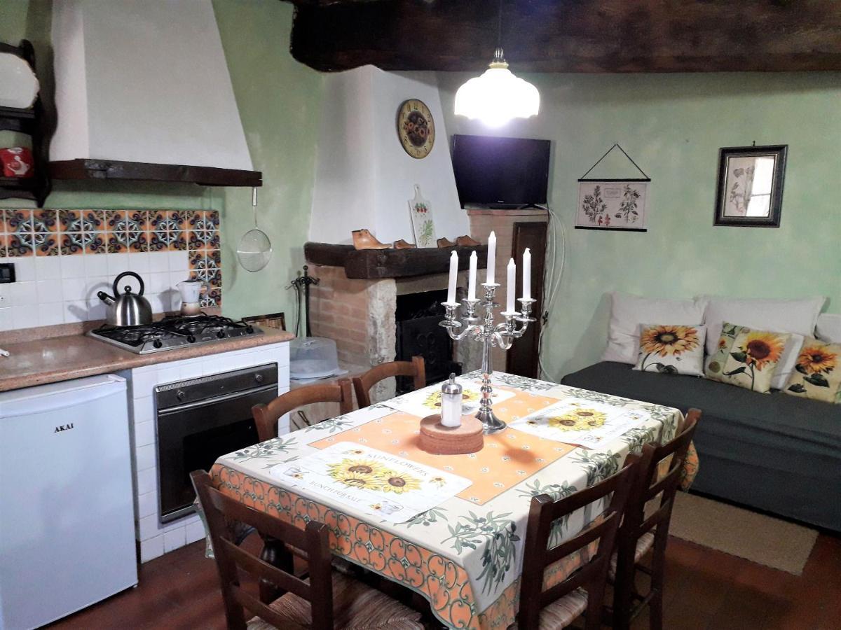 Il Mirtillo - A Truly Magical Place In The Heart Of Tuscany, Nestled In A Medieval Village Chianni Bagian luar foto